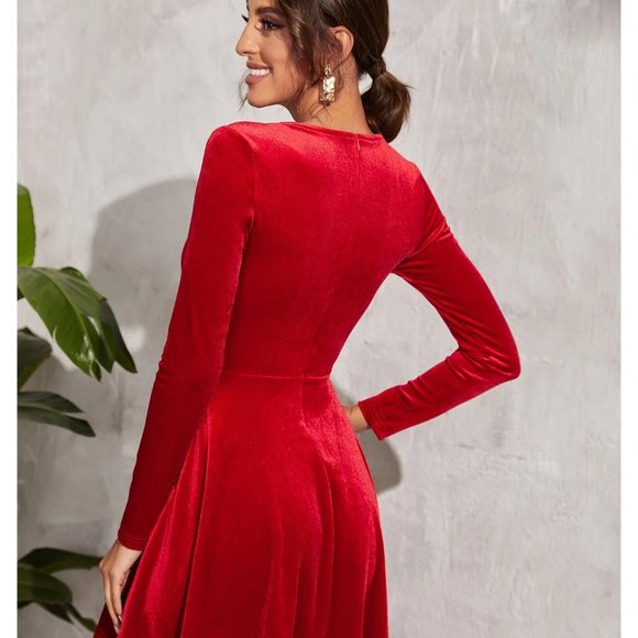 NEW! Sizes 6 or 8/10 Zip Back Velvet Dress - Picture 3 of 3